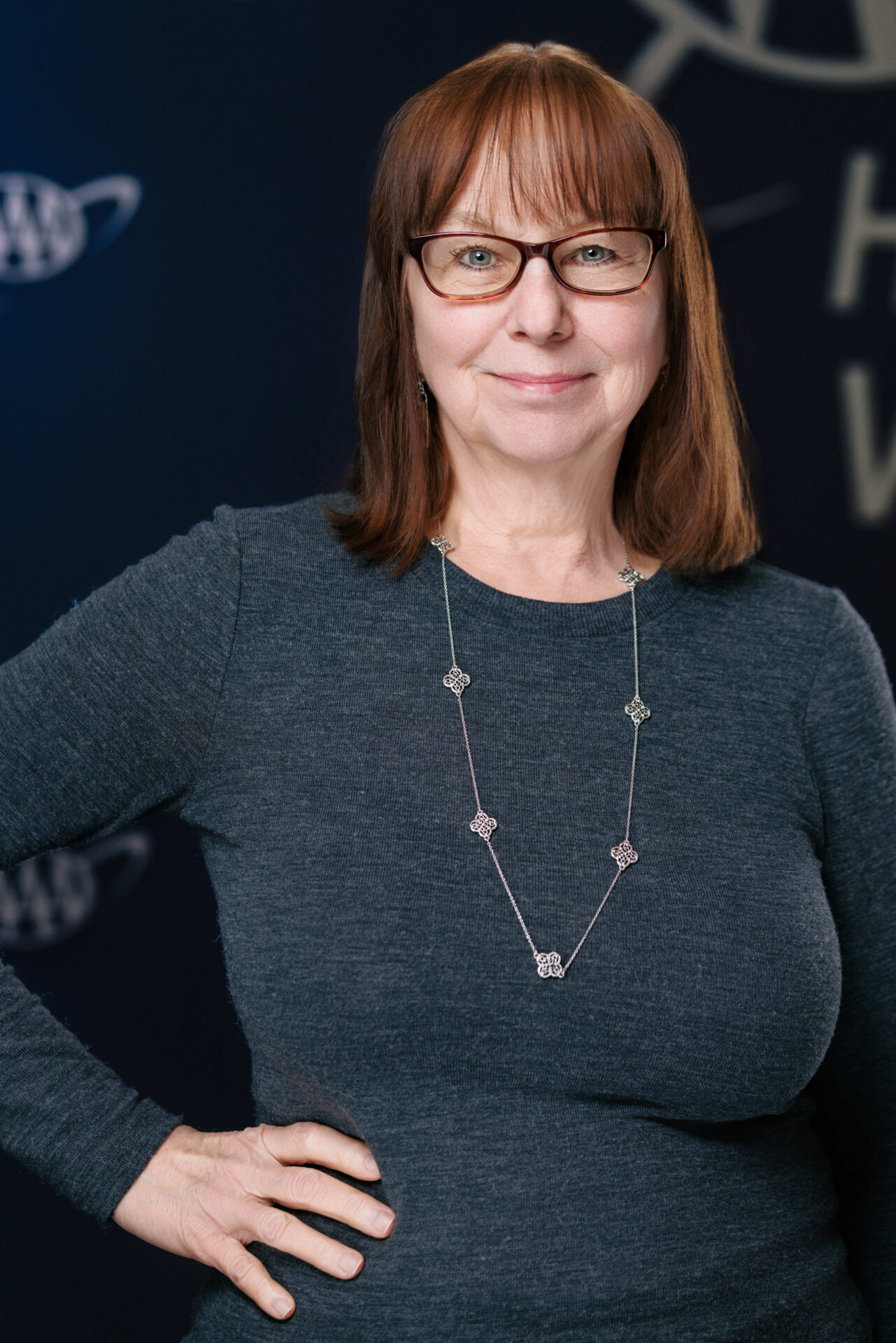 Lynne Schmidt Headshot