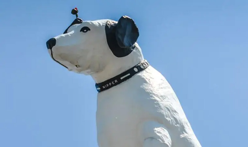 statue of nipper the dog