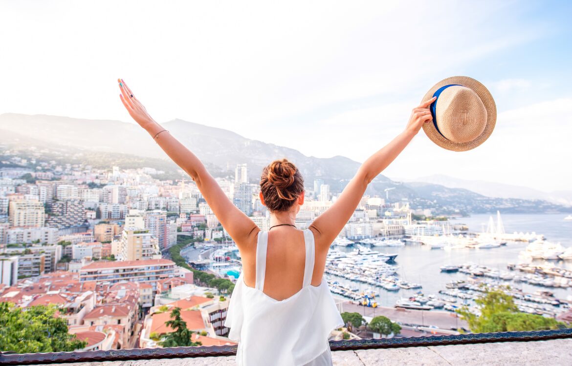 woman traveling with skyline